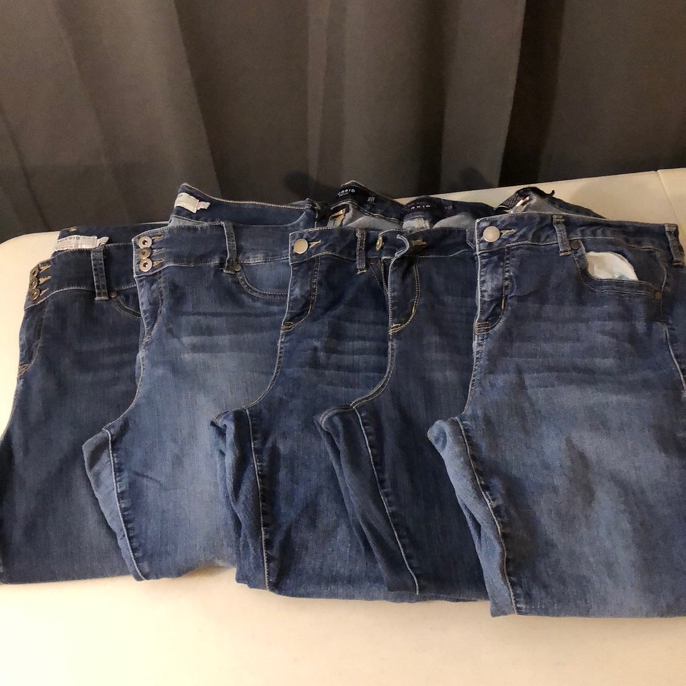 5 pairs of Torrid jeans